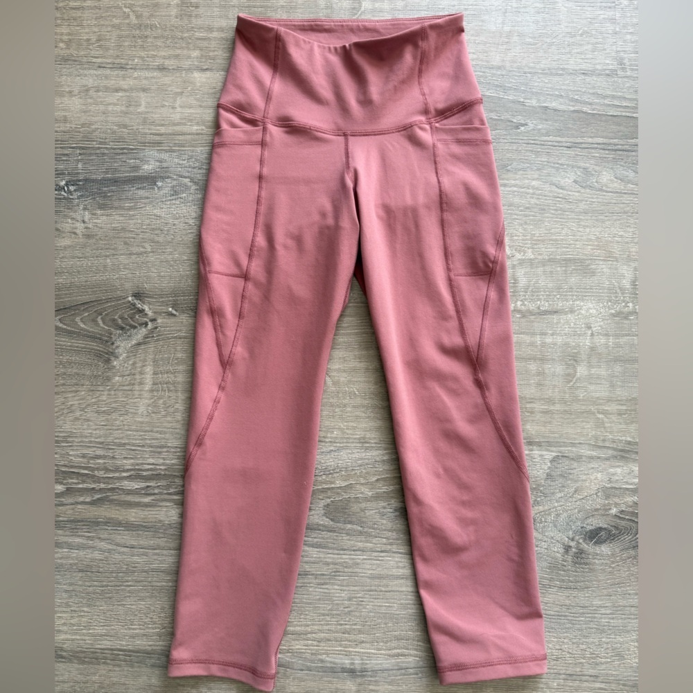 Old Navy Women’s Size XXS/XS Dusty Rose High-Waisted Capri Leggings - Picture 3 of 8